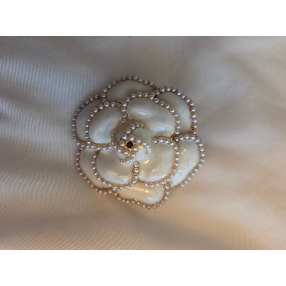 White Enamel Camellia Flower Brooch Gold Tone Faux Pearl Trim Floral Pin